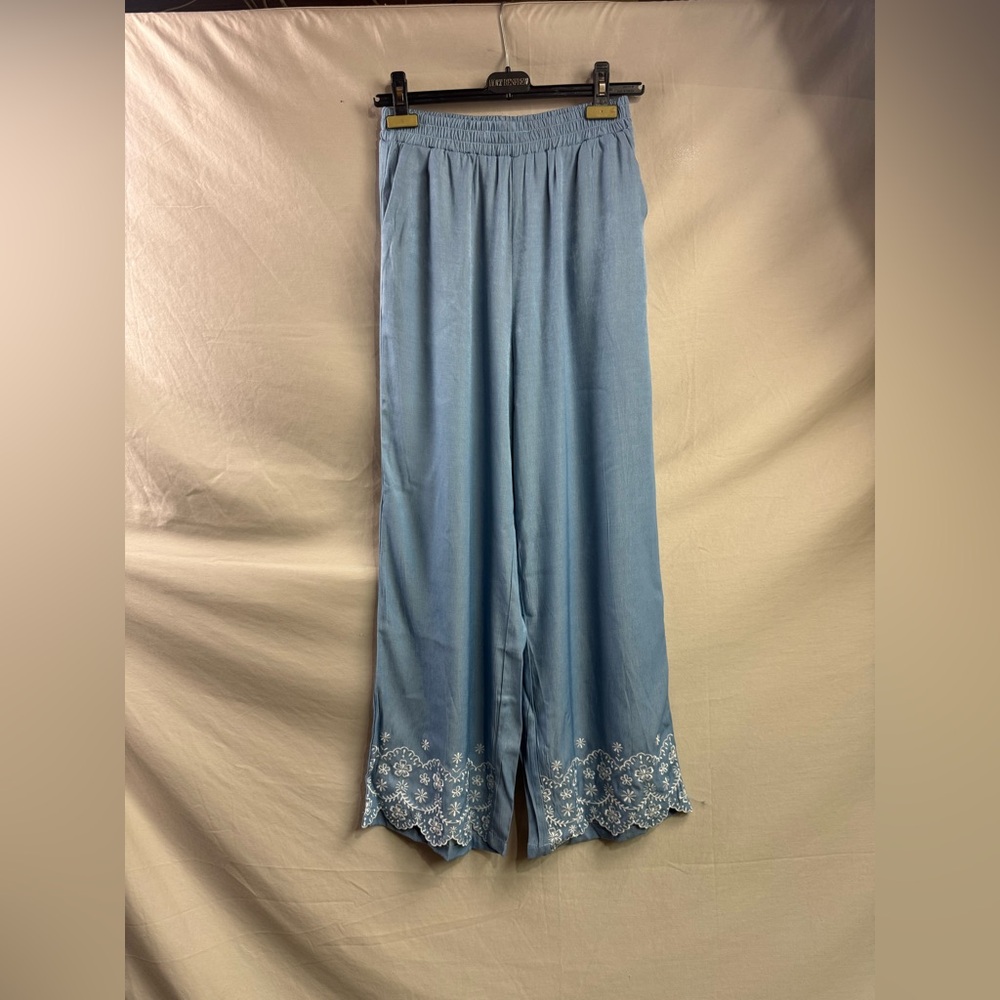 Blue Embroidered Design On The Hem Pants - Picture 5 of 7